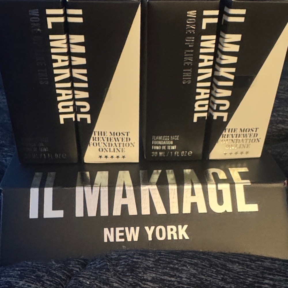IL MAKIAGE New York Foundation
All New! - Picture 2 of 4